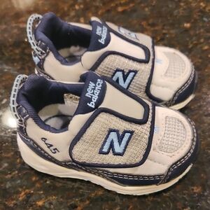 🍉New Balance Blue and White Sneakers with Classic Design Baby Size 2
